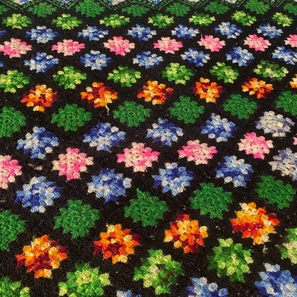 Vintage multi color crochet oblong accent blanket - Picture 5 of 8